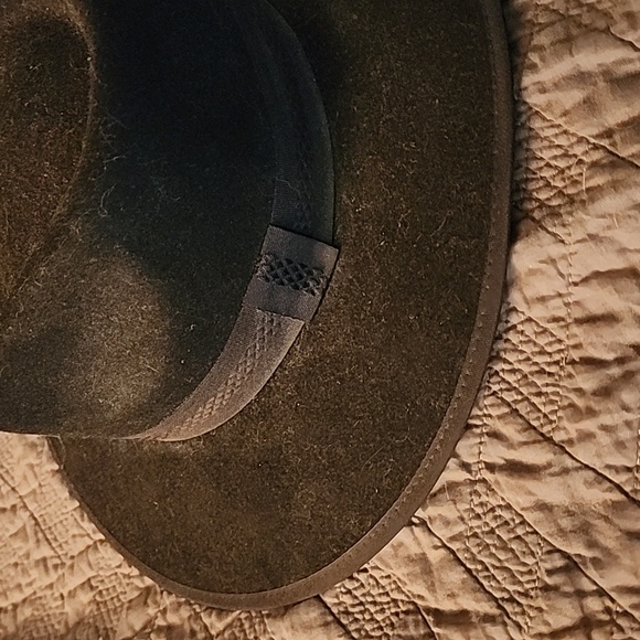 A New Day adjustable black medium brim hat. - Picture 3 of 9